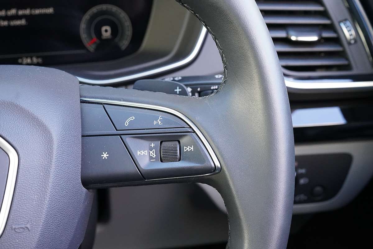 2024 Audi Q5 40 TDI S line FY