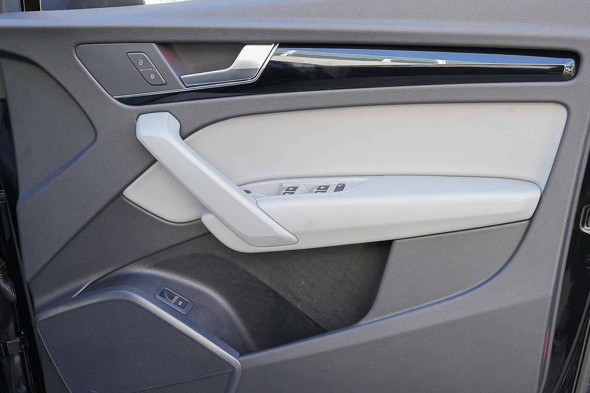 2024 Audi Q5 40 TDI S line FY