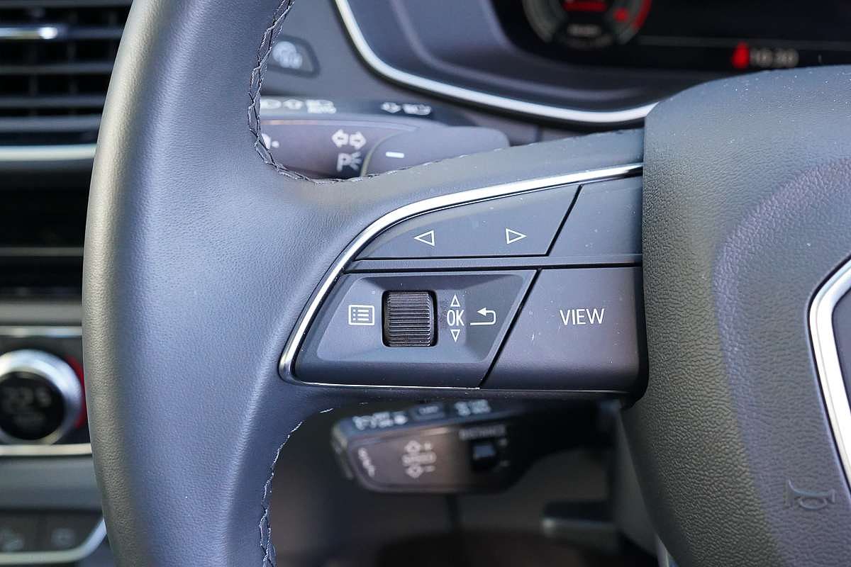 2024 Audi Q5 40 TDI S line FY