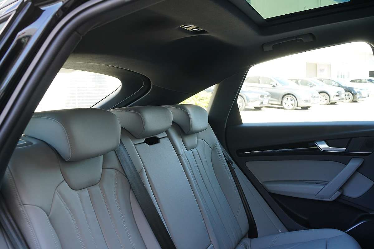 2024 Audi Q5 40 TDI S line FY