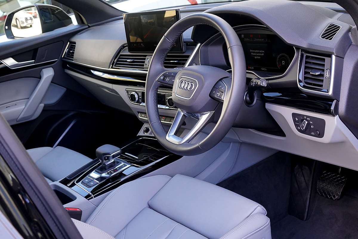 2024 Audi Q5 40 TDI S line FY