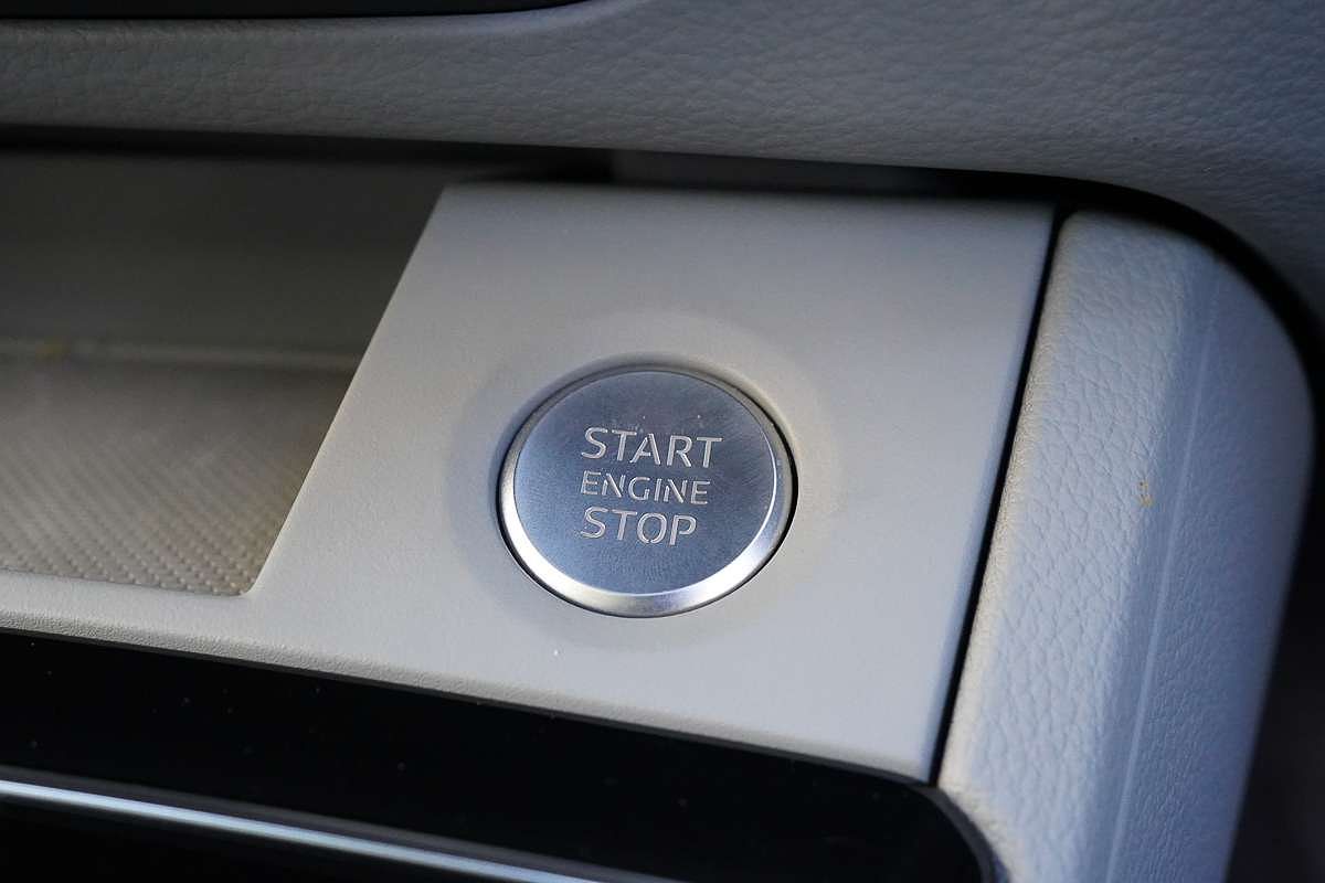 2024 Audi Q5 40 TDI S line FY