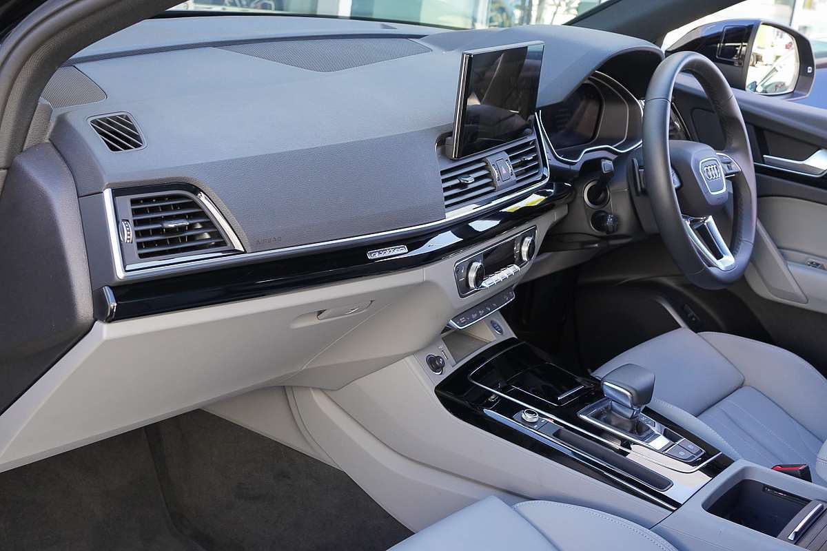 2024 Audi Q5 40 TDI S line FY