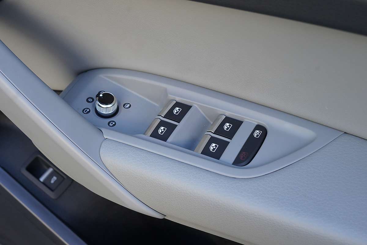 2024 Audi Q5 40 TDI S line FY