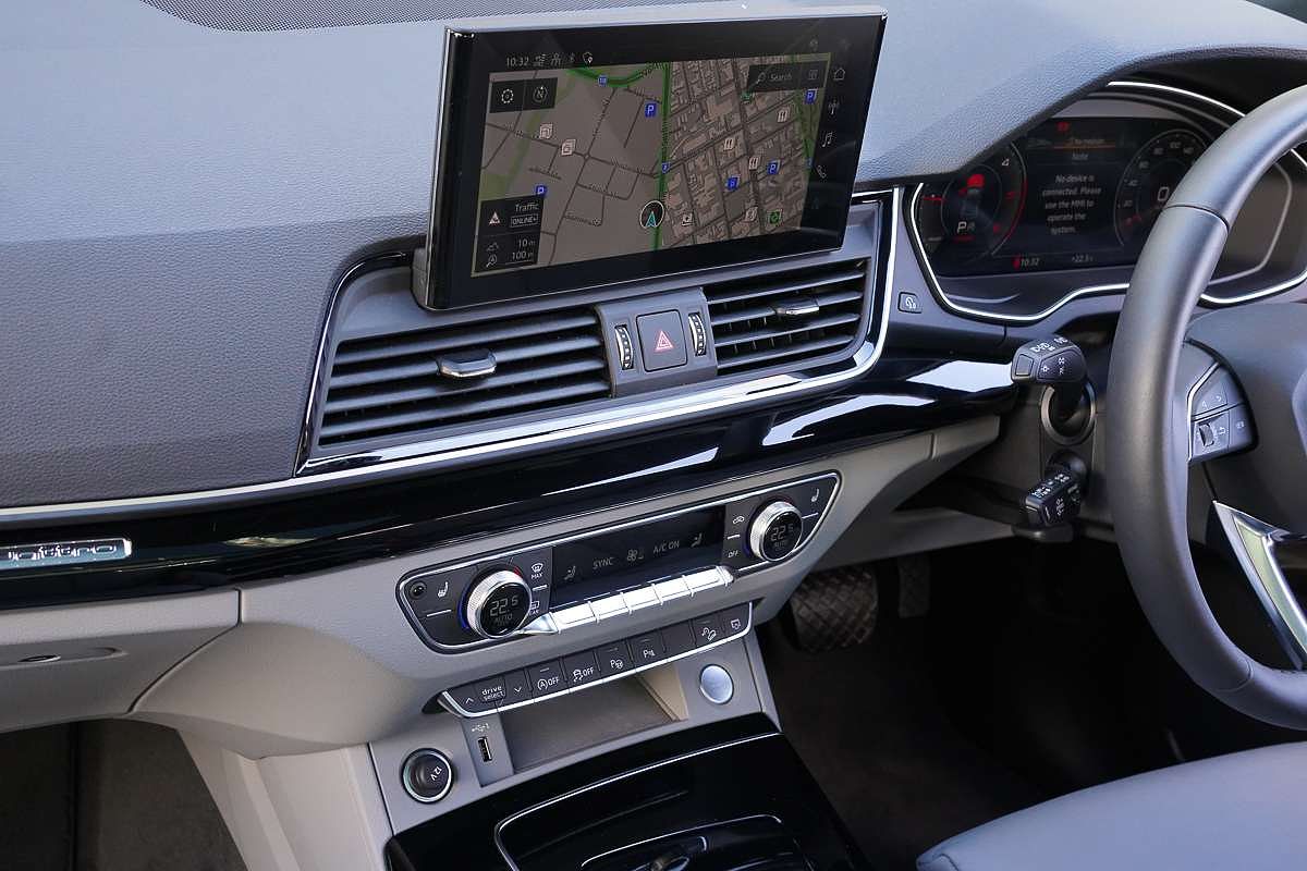 2024 Audi Q5 40 TDI S line FY