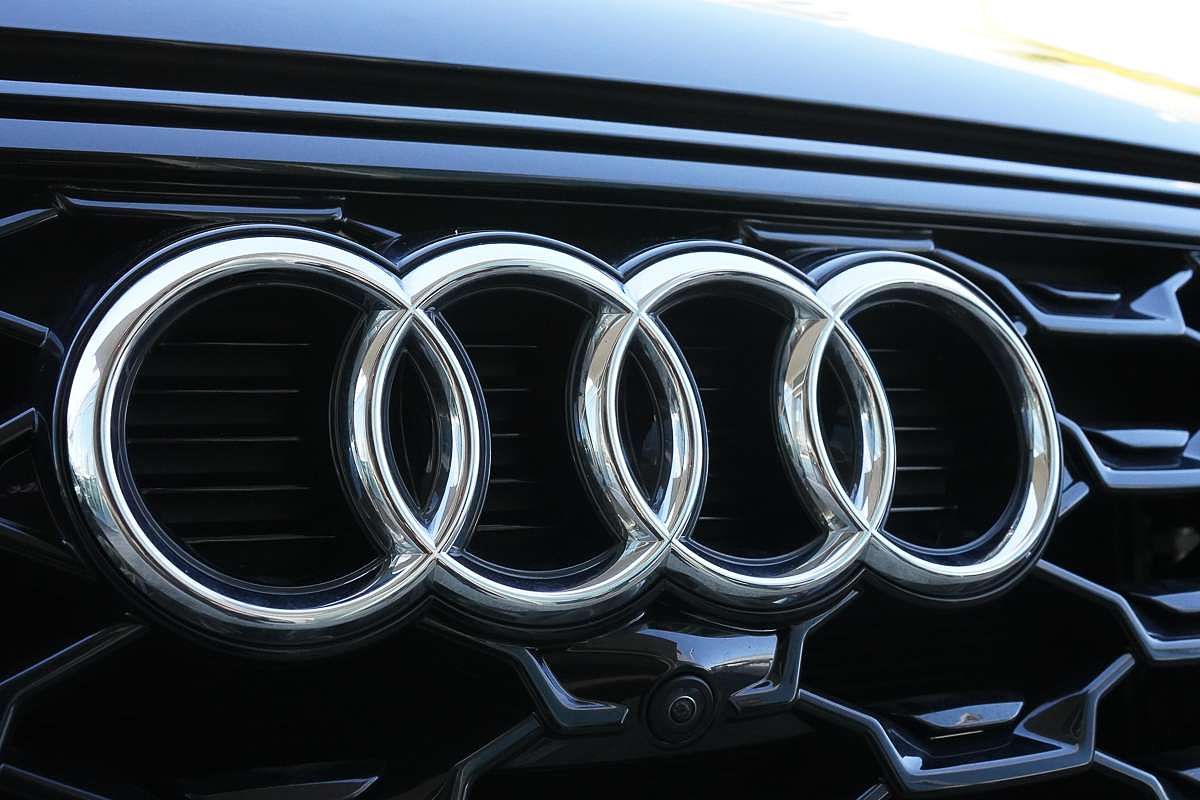 2024 Audi Q5 40 TDI S line FY