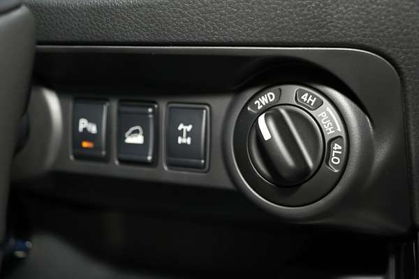 2025 Nissan Navara PRO-4X D23 4X4