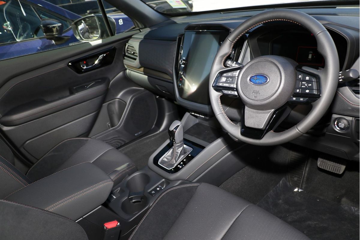 2025 Subaru Forester Hybrid Touring S6