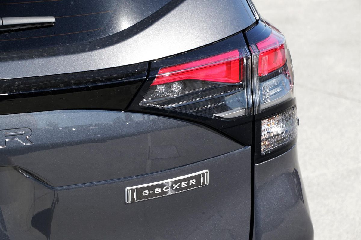 2025 Subaru Forester Hybrid Touring S6