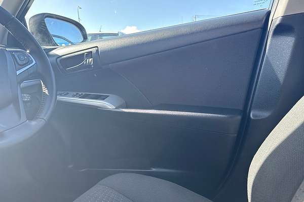 2017 Toyota Camry Atara S ASV50R