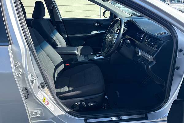 2017 Toyota Camry Atara S ASV50R