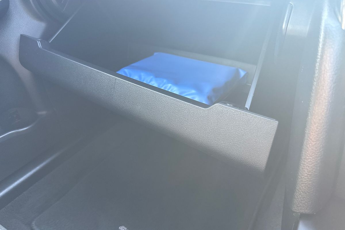 2017 Toyota Camry Atara S ASV50R