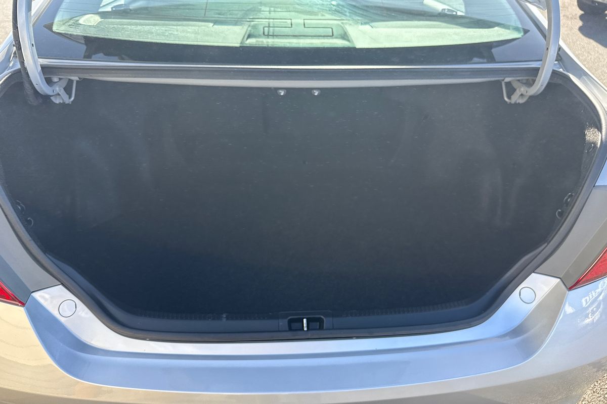 2017 Toyota Camry Atara S ASV50R