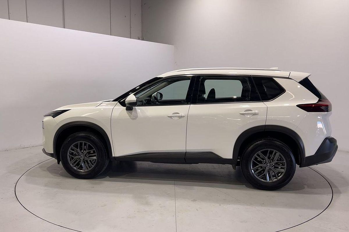 2023 Nissan X-TRAIL ST T33