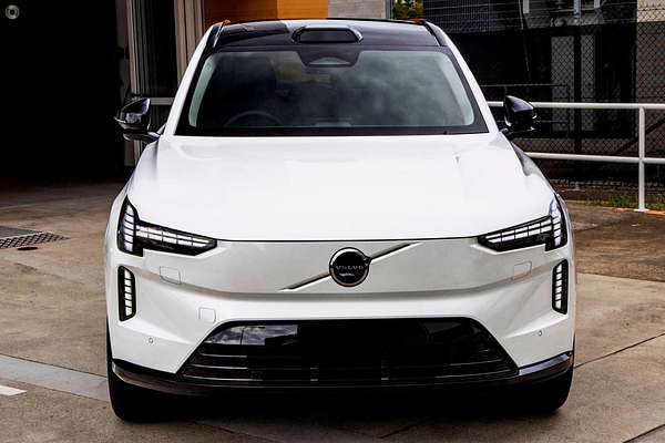 2025 Volvo EX90 Plus Twin Motor