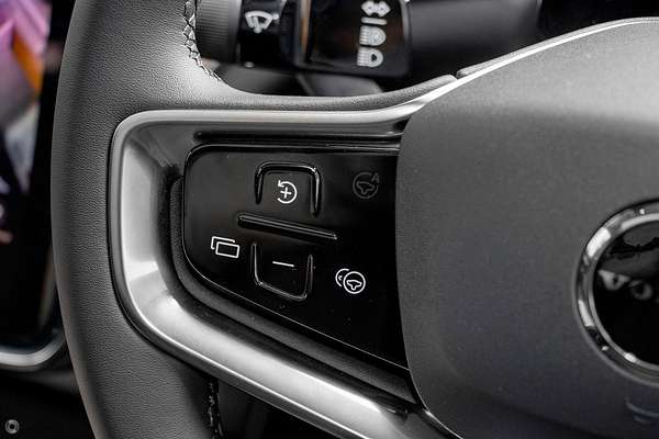 2025 Volvo EX90 Plus Twin Motor