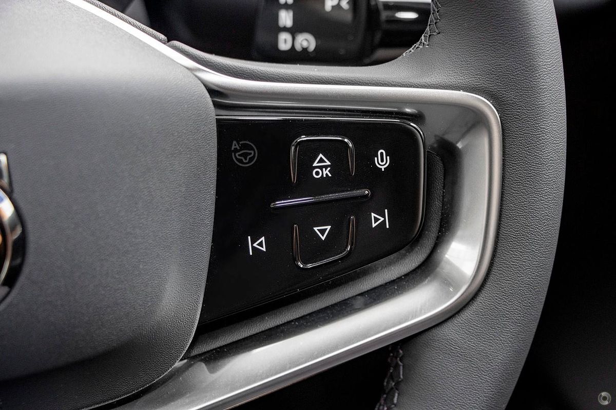 2025 Volvo EX90 Plus Twin Motor