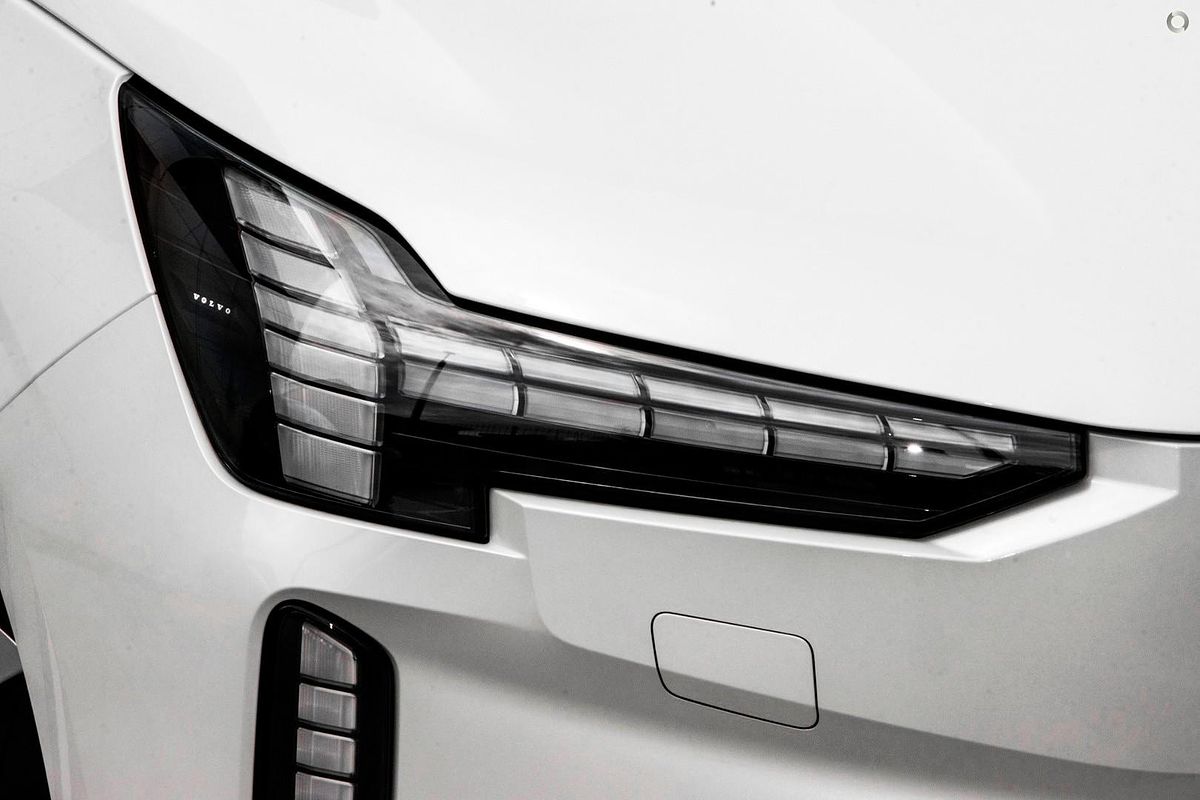 2025 Volvo EX90 Plus Twin Motor