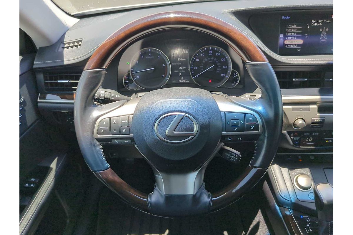 2017 Lexus ES
