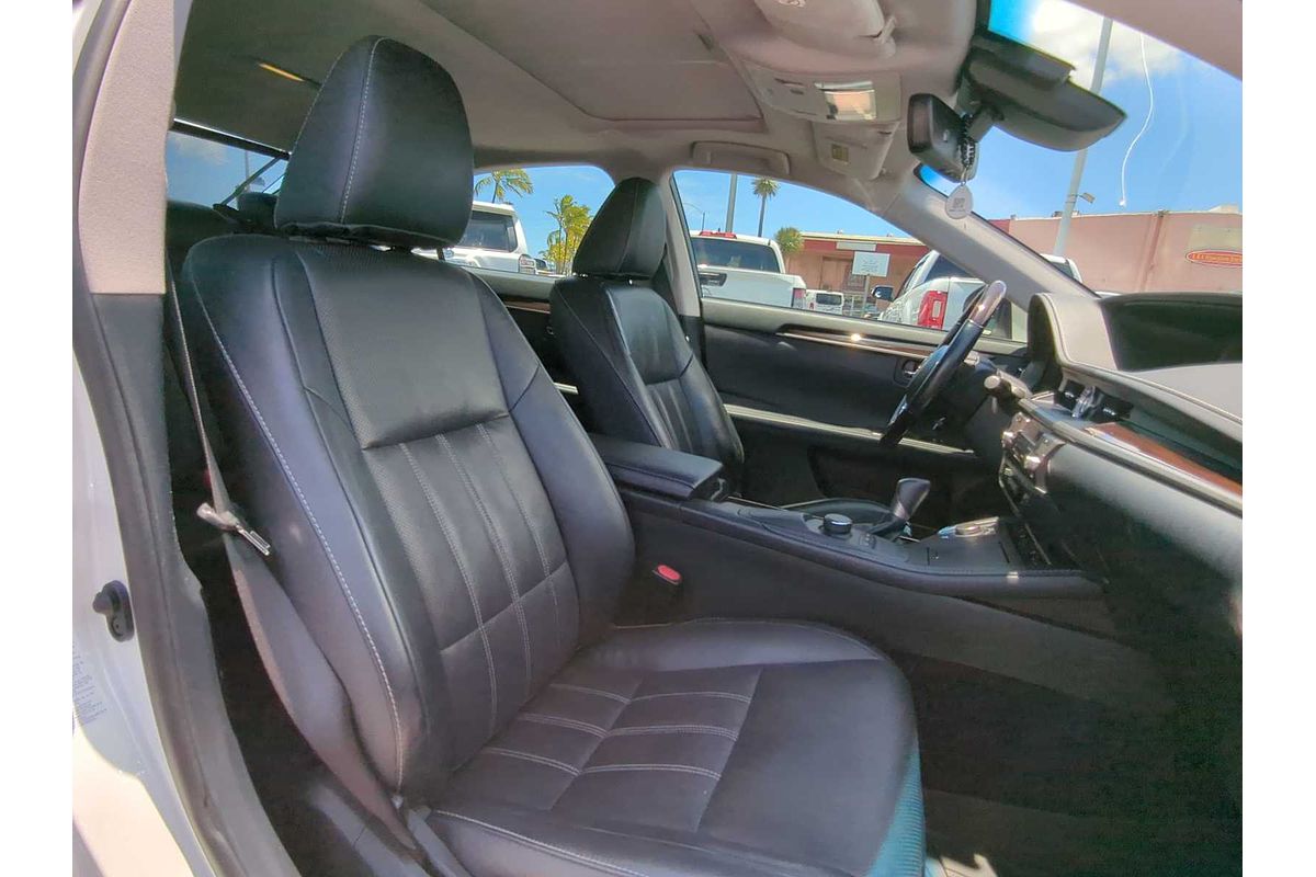 2017 Lexus ES