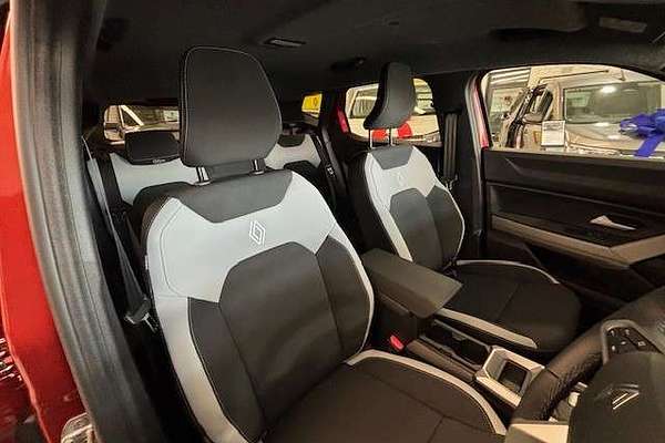 2025 Renault Duster Techno X1311