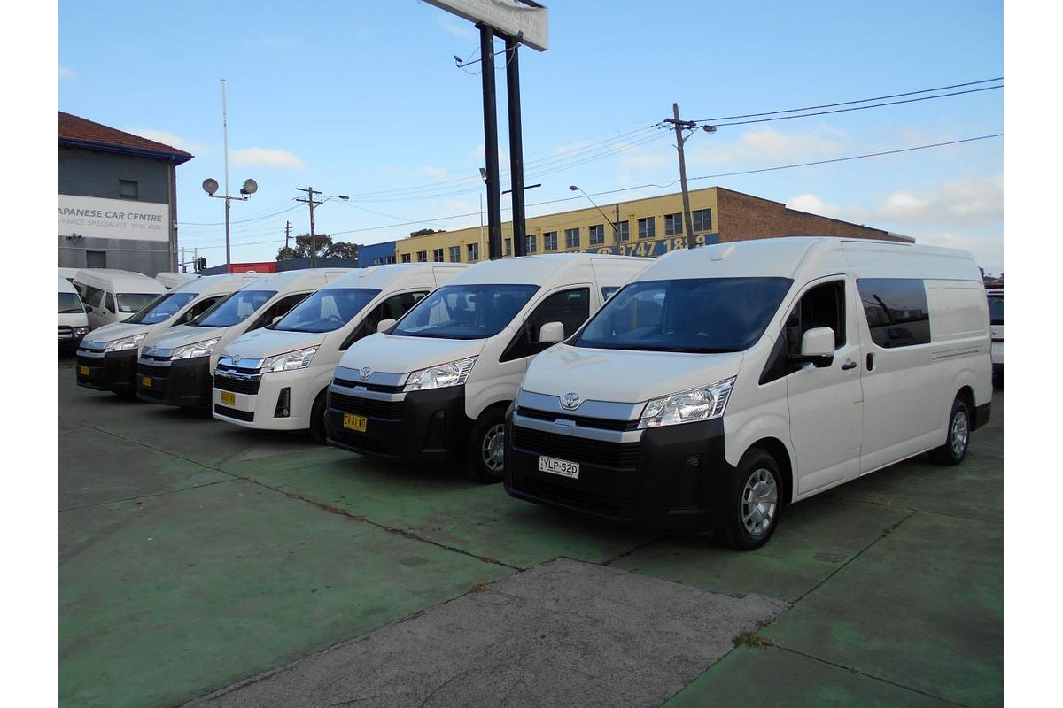 2021 Toyota Hiace SLWB COMMUTER (12 SEATS) GDH322R