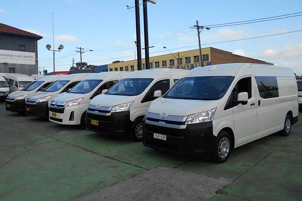 2021 Toyota Hiace SLWB COMMUTER (12 SEATS) GDH322R