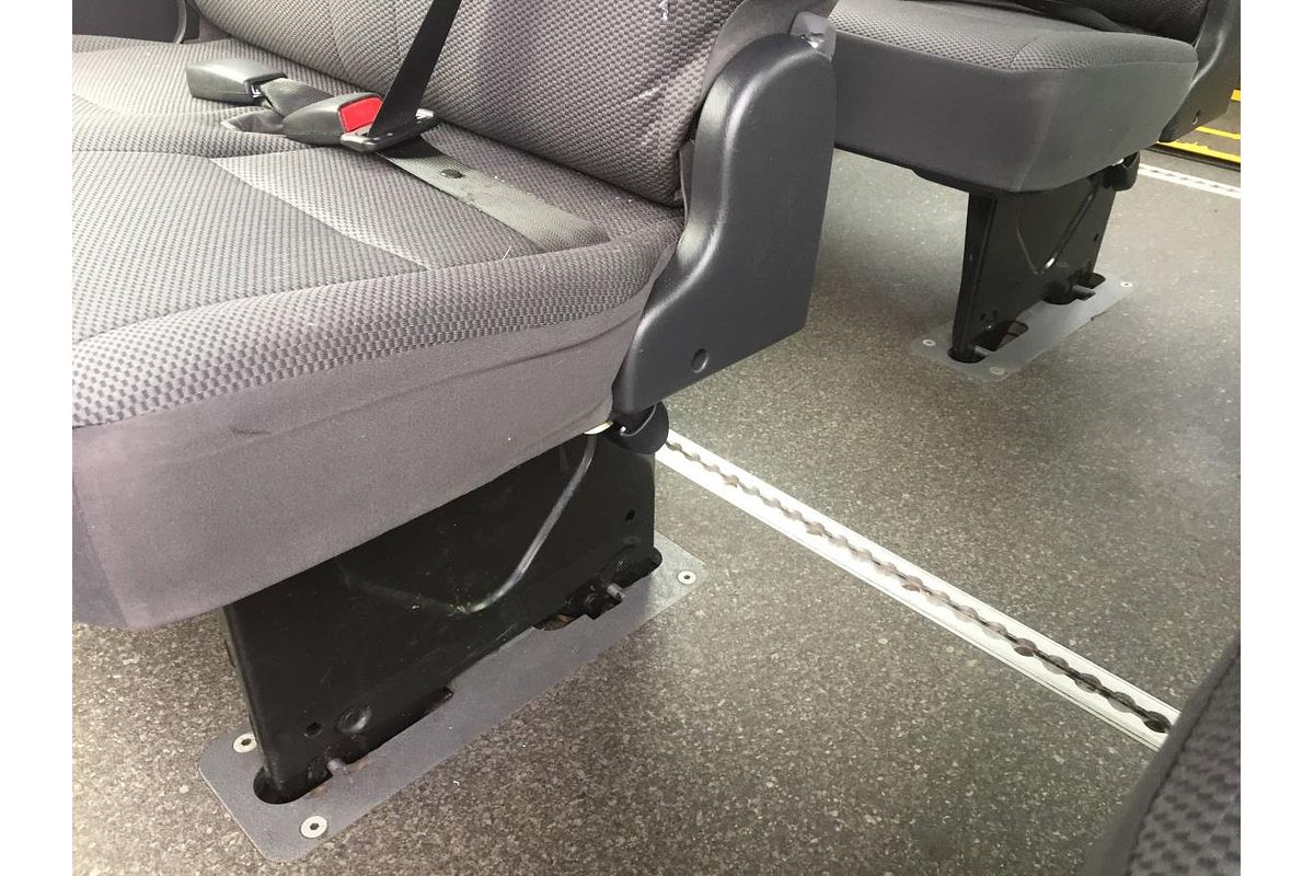 2016 Toyota Hiace COMMUTER KDH223R MY16