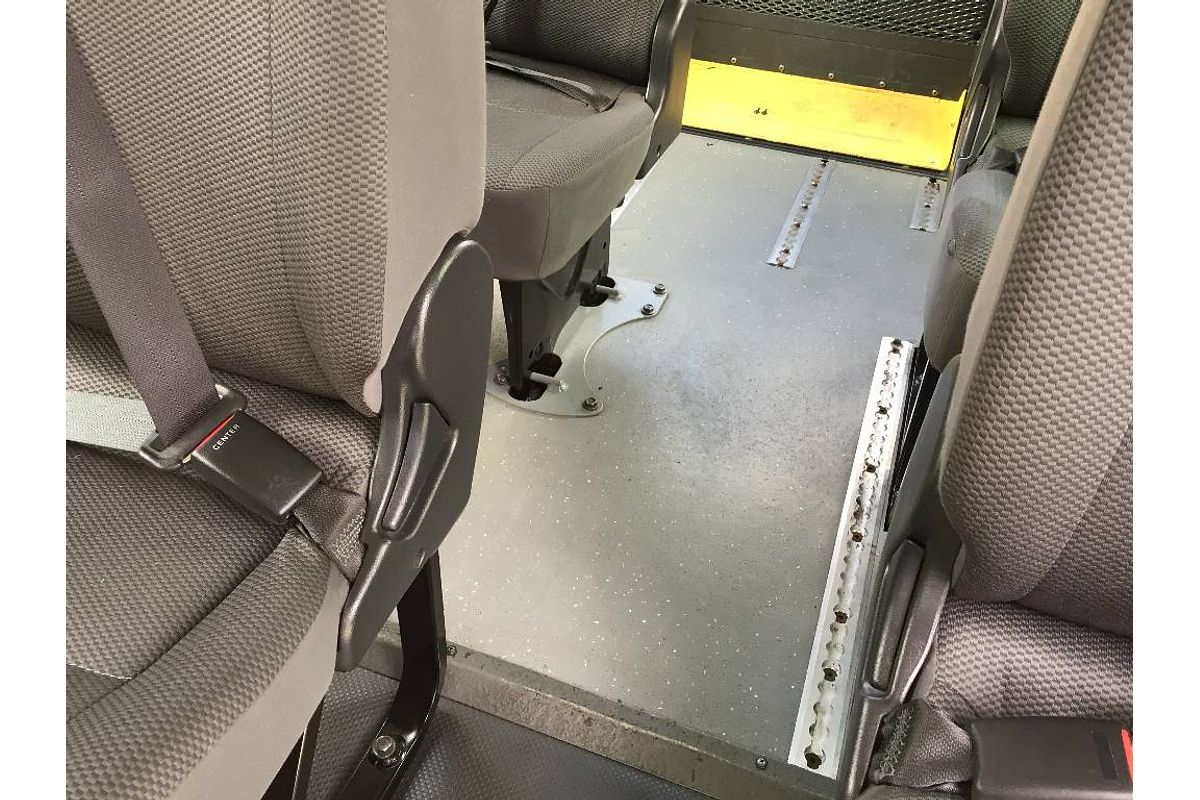 2016 Toyota Hiace COMMUTER KDH223R MY16