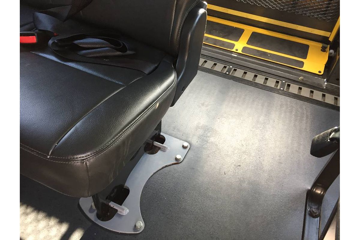 2017 Toyota Hiace COMMUTER TRH223R MY16