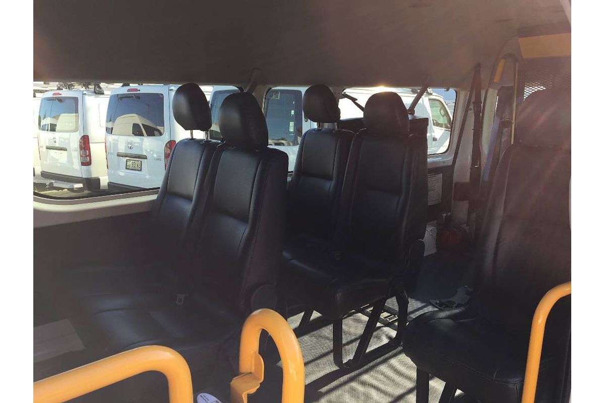 2017 Toyota Hiace COMMUTER TRH223R MY16