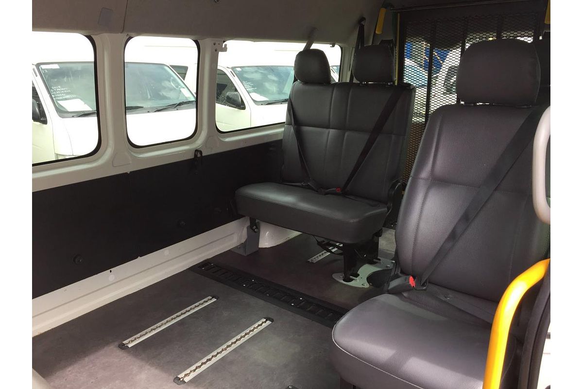 2017 Toyota Hiace COMMUTER TRH223R MY16