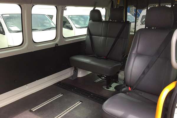 2017 Toyota Hiace COMMUTER TRH223R MY16