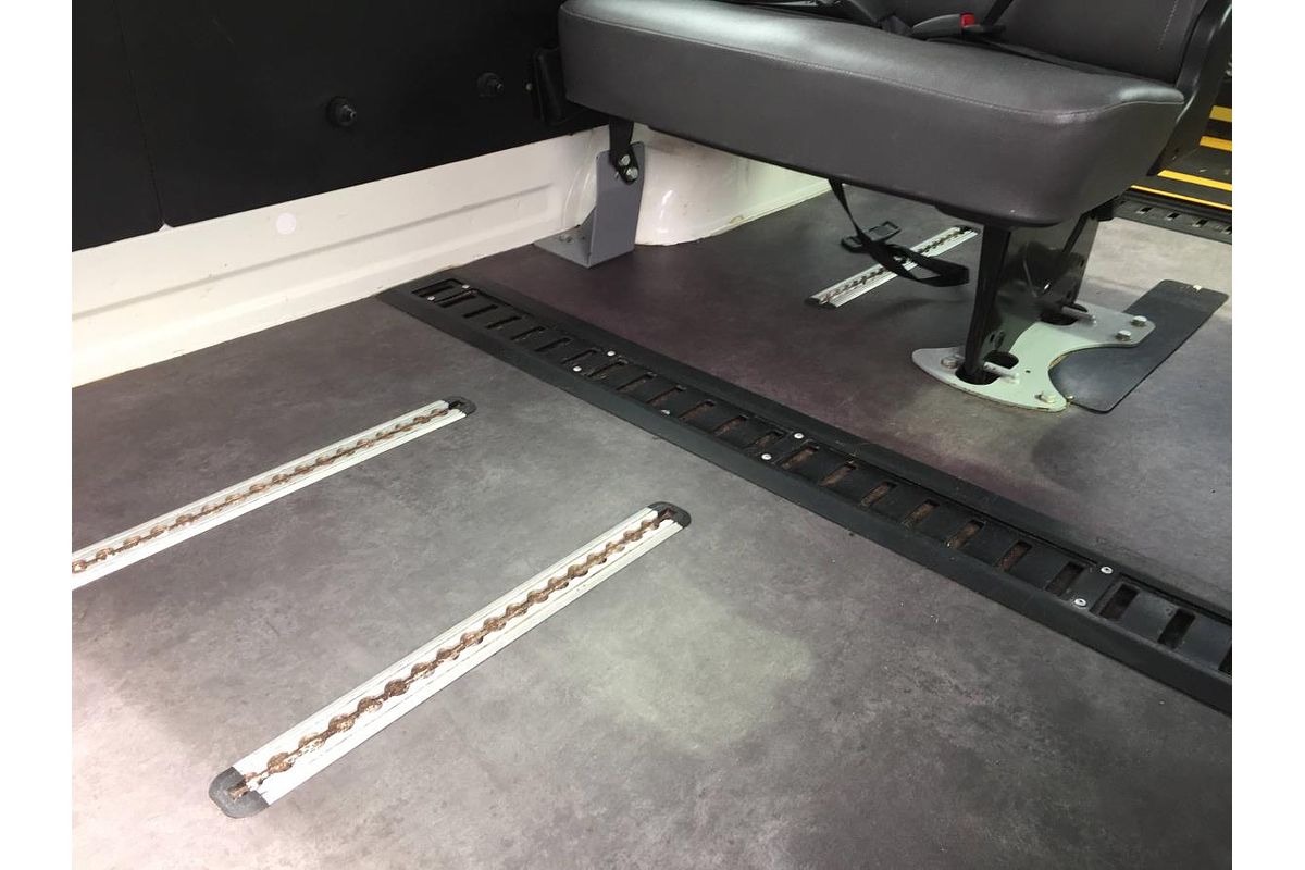 2017 Toyota Hiace COMMUTER TRH223R MY16