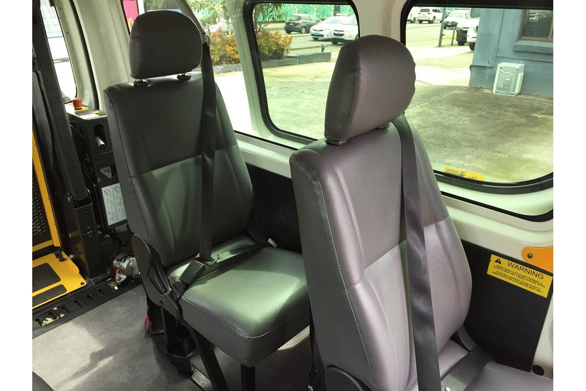 2017 Toyota Hiace COMMUTER TRH223R MY16