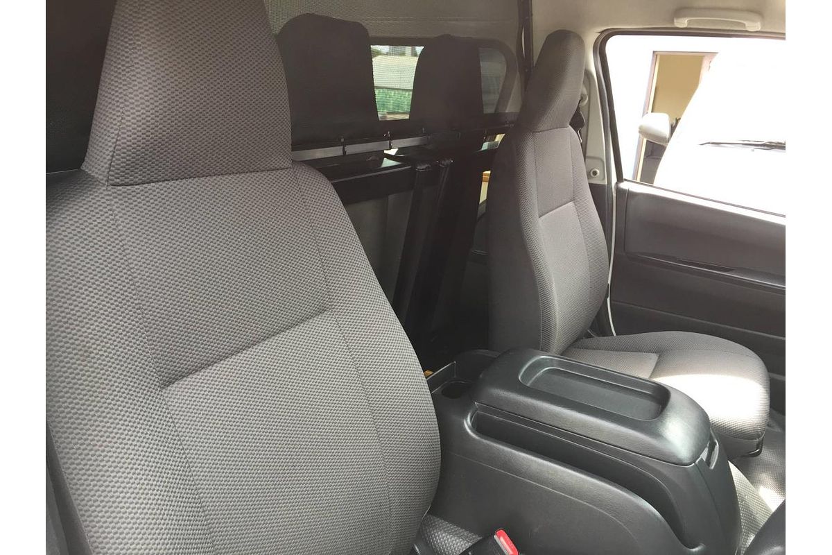 2017 Toyota Hiace COMMUTER TRH223R MY16