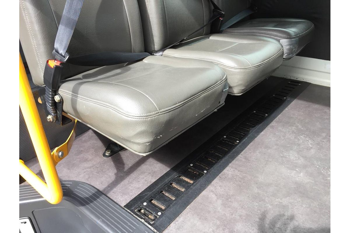2017 Toyota Hiace COMMUTER TRH223R MY16