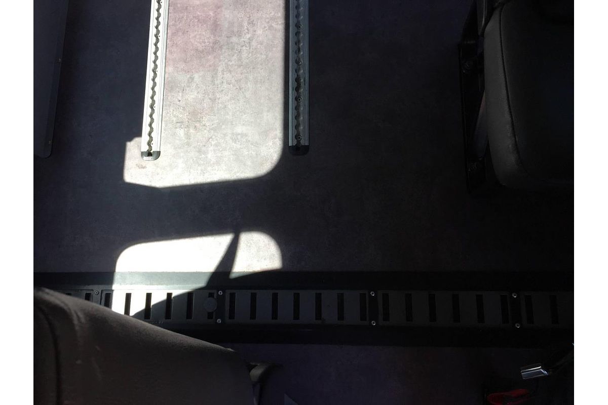 2018 Toyota Hiace COMMUTER TRH223R MY16
