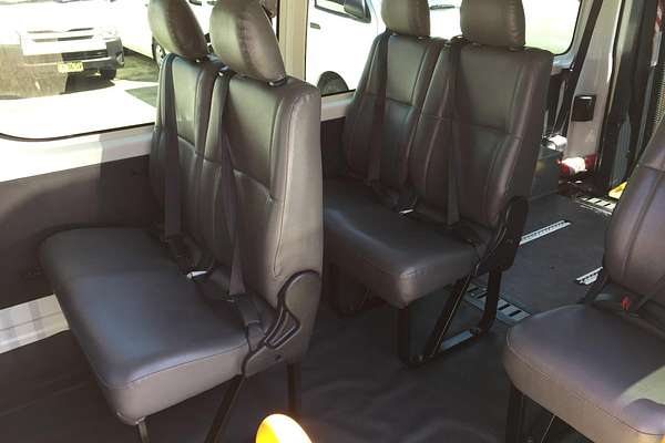 2018 Toyota Hiace COMMUTER TRH223R MY16