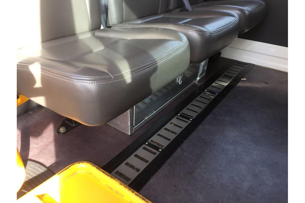 2018 Toyota Hiace COMMUTER TRH223R MY16