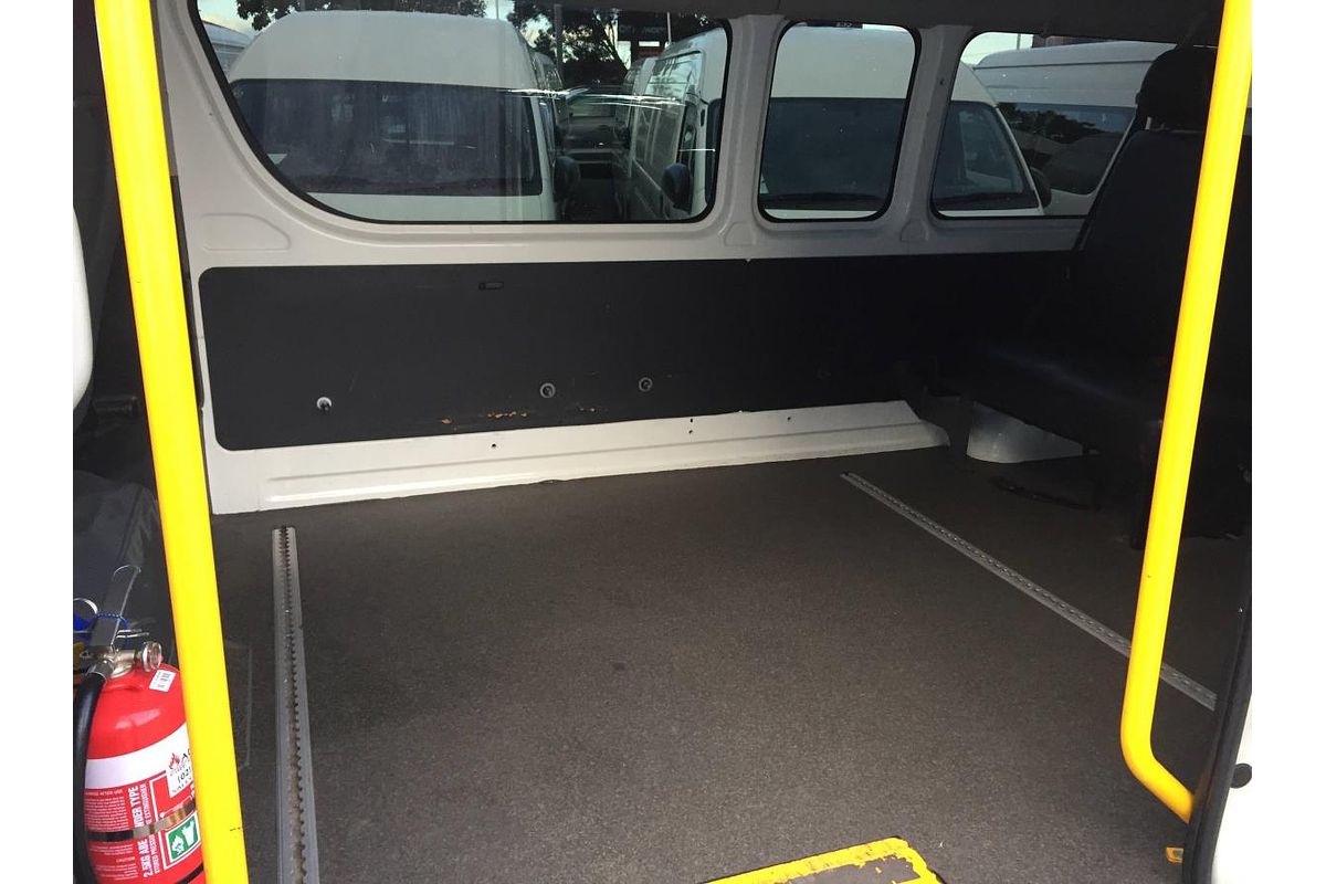 2016 Toyota Hiace COMMUTER TRH223R MY16