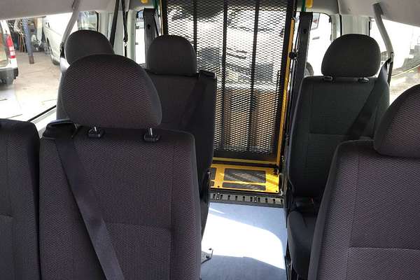 2014 Toyota Hiace COMMUTER KDH223R MY14