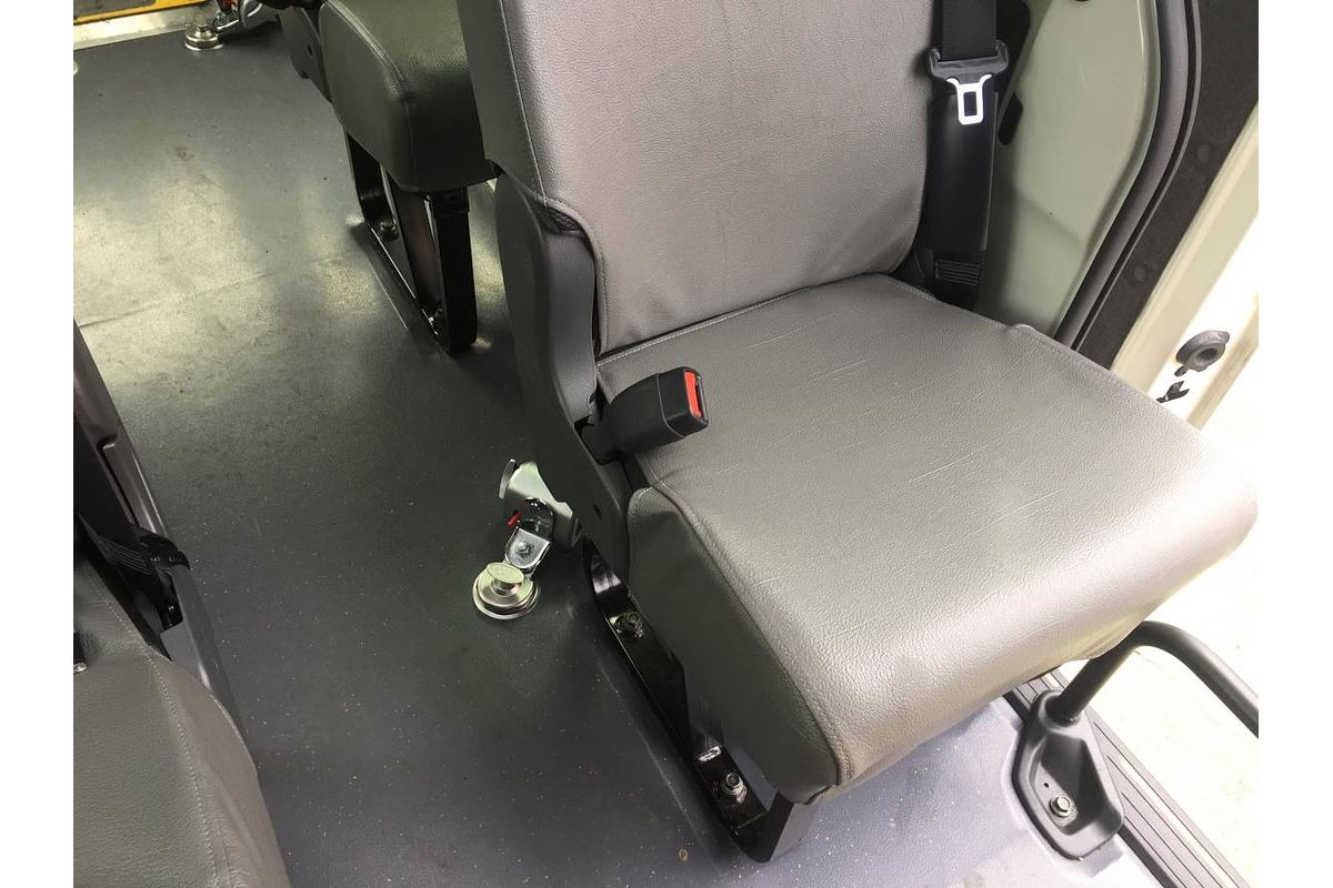 2022 Toyota Hiace Commuter GDH322R