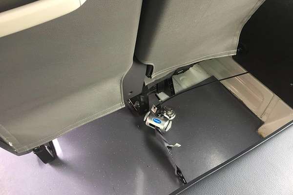 2022 Toyota Hiace Commuter GDH322R