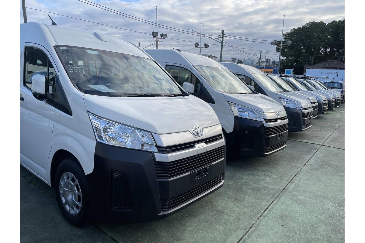 2022 Toyota Hiace Commuter GDH322R