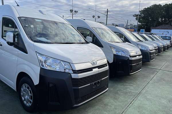 2022 Toyota Hiace Commuter GDH322R
