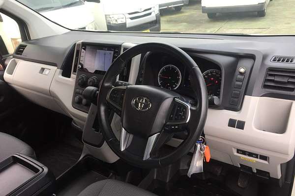 2022 Toyota Hiace Commuter GDH322R