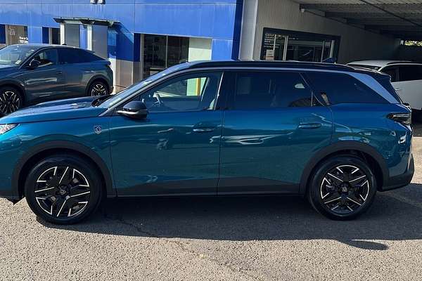2025 Peugeot 5008 GT Premium e-DCS Hybrid P74 MY25