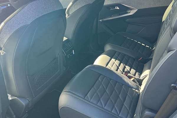 2025 Peugeot 5008 GT Premium e-DCS Hybrid P74 MY25