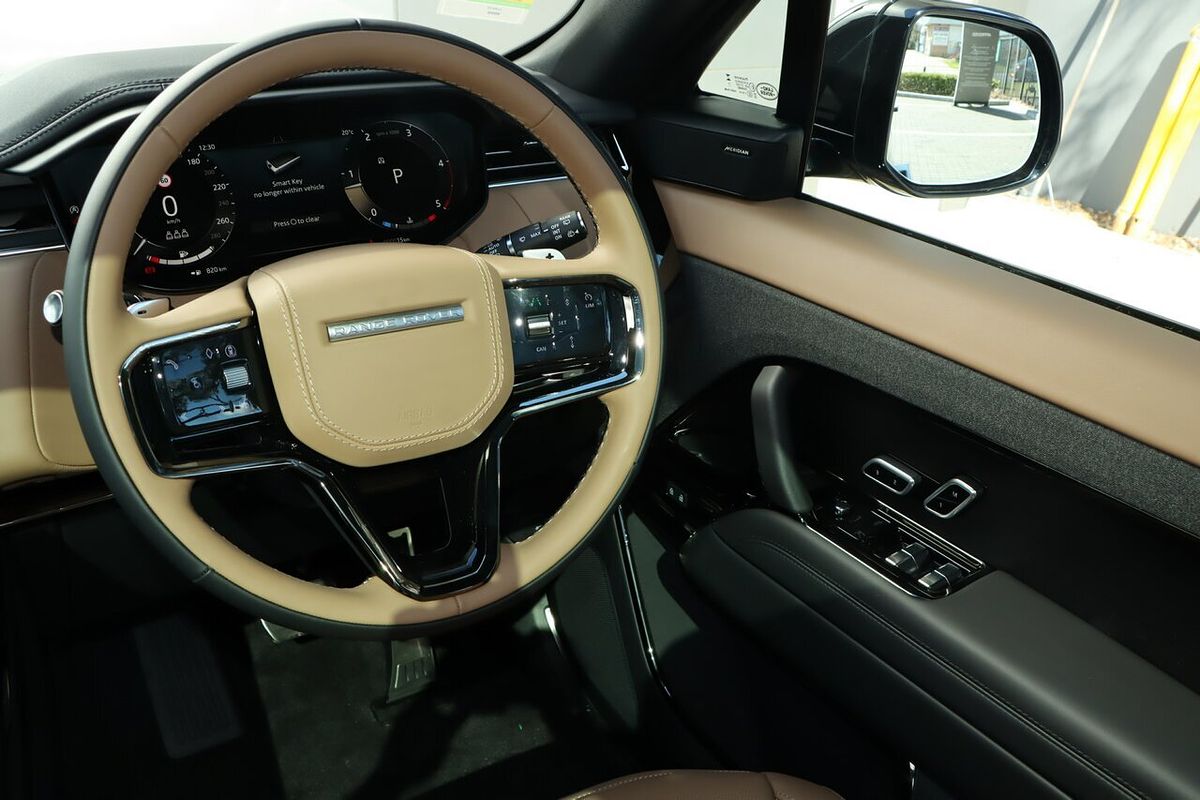 2025 Land Rover Range Rover Sport D300 Dynamic SE L461